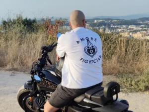 T-shirt “Amore Fight Club” - Image 2